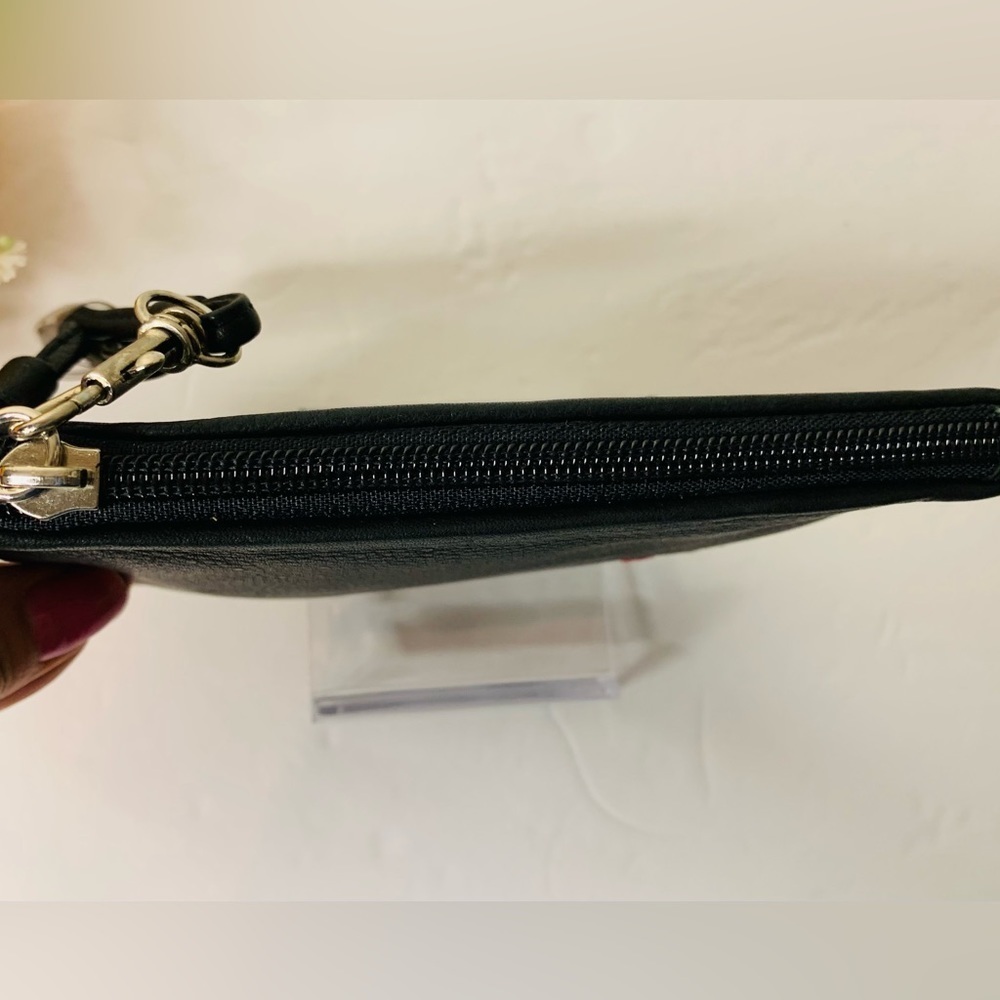 Fossil Black Leather NWOT Wristlet/Wallet ! - Picture 4 of 6
